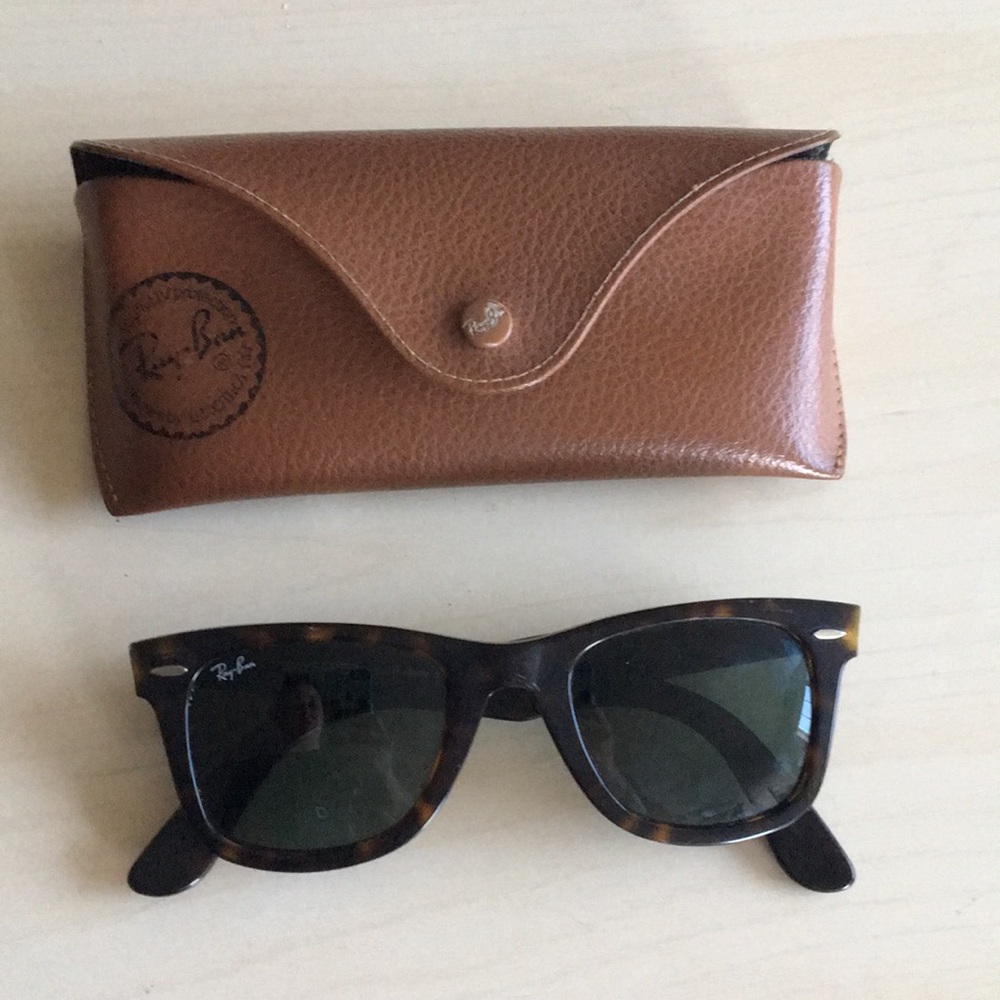 Ray Ban Wayfarers Tortoiseshell